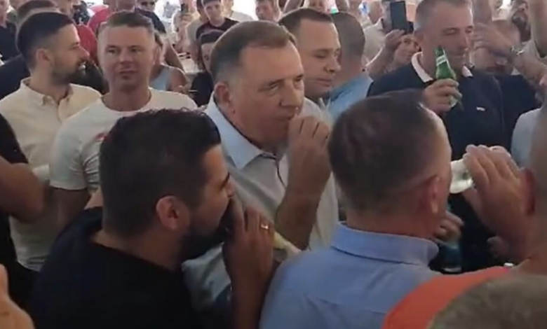 (VIDEO) Dodik se opet dohvatio mikrofona: Sa Mitra Mirića prešao na Baju Malog Knindžu