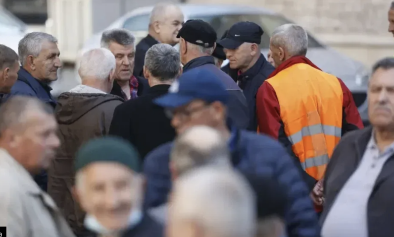 Penzioneri danas pred zgradom Vlade FBiH: "Tri mjeseca nisu odgovorili ni na jedan naš zahtjev"