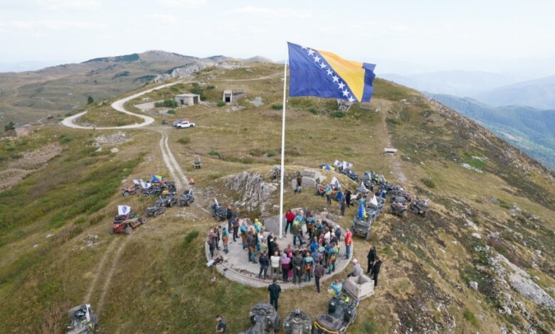 SKINUTA ZASTAVA BIH SA VRHA JAHORINE KOJI PRIPADA FBiH