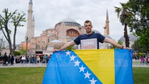 Faruk Suljović prešao 1.200 kilometara i prikupio više od 50.000 KM za liječenje Anelije Smajić