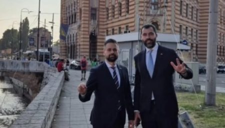 DODIK MLAĐI PROVOCIRA U SARAJEVU- S tri prsta ispred sarajevske Vijećnice