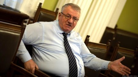 Književnik koji je podržavao ratnog zločinca Šešelja dobio državljanstvo BiH