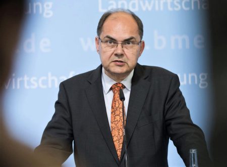 CHRISTIAN SCHMIDT ZA BRITANSKE MEDIJE: Tvrdi da se Balkan može “zapaliti” u trenu, upozorio Britance, evo šta je izjavio…