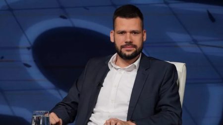 Muhasilović: Kleptomansko-izdajnička struktura, na čelu s Nikšićem, morala bi podnijeti ostavke