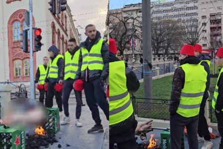 Vučićevi sljedbenici sa fesovima pekli prase