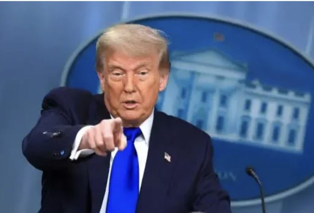 Podignuta vojska, tenkovi raspoređeni uz granicu: Tramp zaprijetio još jednom predsjedniku