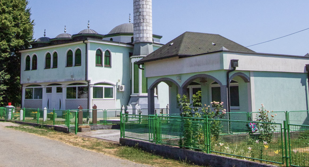 Policija traga za počiniocima: Nepoznate osobe ukrale ogradu Islamske zajednice