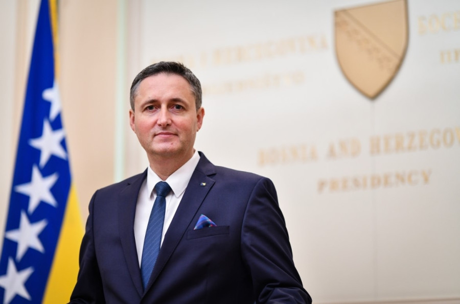 BEZ KOMPROMISA KAD JE U PITANJU DRŽAVA: Oštar odgovor Denisa Bećirovića na priče o cijepanju BiH BEZ KOMPROMISA KAD JE U PITANJU DRŽAVA: Oštar odgovor Denisa Bećirovića na priče o cijepanju BiH