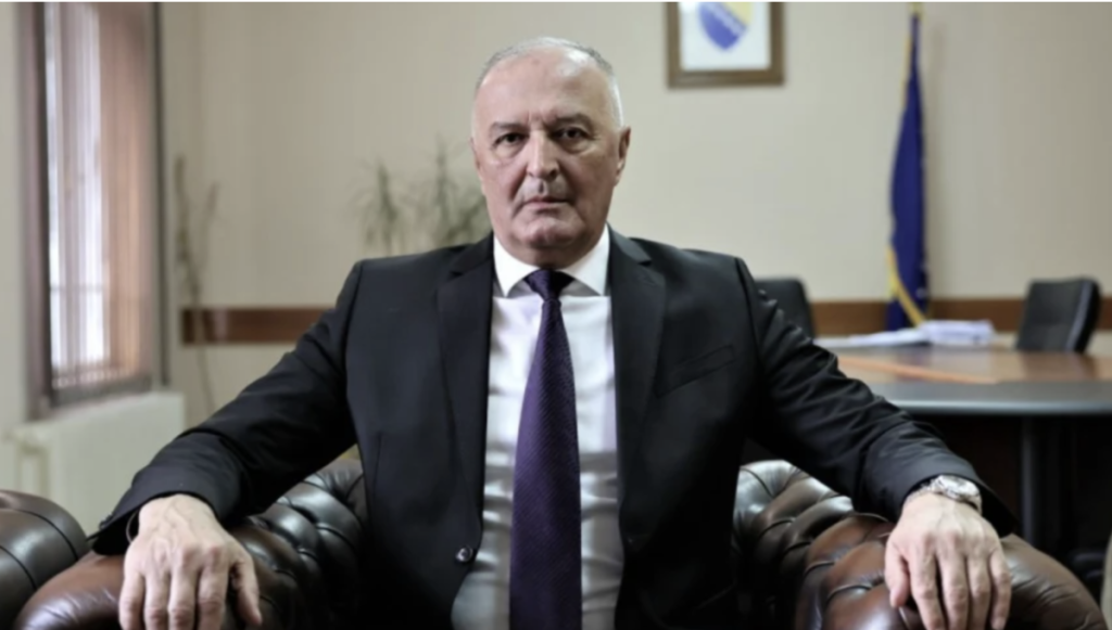 Helez pozvao bošnjačke ministre da bojkotuju sjednicu Vijeća ministara uoči Bajrama Helez pozvao bošnjačke ministre da bojkotuju sjednicu Vijeća ministara uoči Bajrama