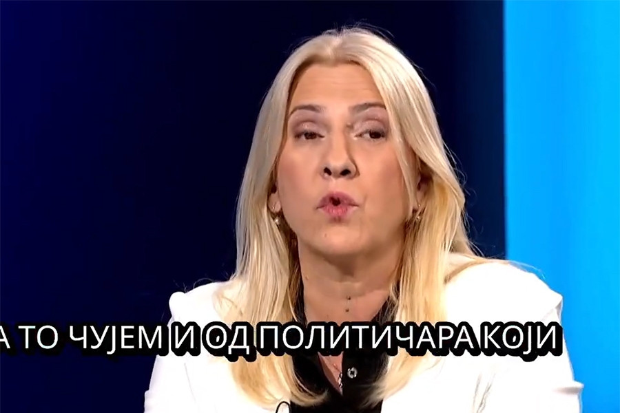 NEVJEROVATNE SCENE U STUDIJU: Pogledajte kakav natpis je osvanuo na ekranu iznad glave Željke Cvijanović… NEVJEROVATNE SCENE U STUDIJU: Pogledajte kakav natpis je osvanuo na ekranu iznad glave Željke Cvijanović...