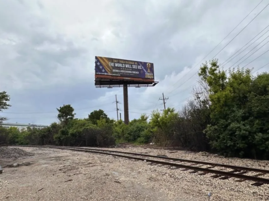 Snažna poruka posvećena Bosni i Hercegovini osvanula kraj autoputa u Chicagu