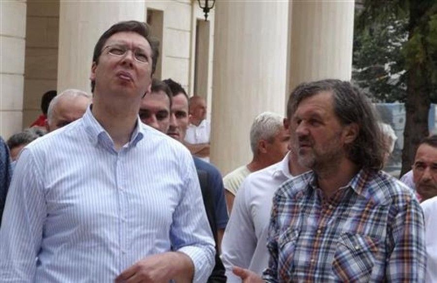 VUČIĆ VAN SEBE: Kusturica s ljudima iz vrha Republike Srpske “udario” na njega, hoće u Vučićevu fotelju… VUČIĆ VAN SEBE: Kusturica s ljudima iz vrha Republike Srpske “udario” na njega, hoće u Vučićevu fotelju...