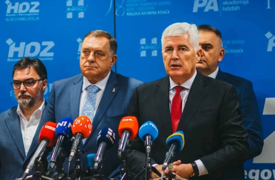 ČOVIĆ I DODIK NAJAVILI CRNI SCENARIJ ZA BiH: Bitka za Predsjedništvo je ključna! ČOVIĆ I DODIK NAJAVILI CRNI SCENARIJ ZA BiH: Bitka za Predsjedništvo je ključna!