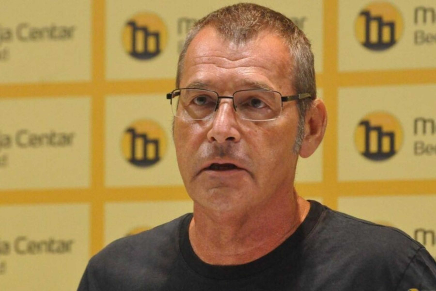 ŠTA SE DEŠAVA U BEOGRADU? Pretučen književnik Vladimir Arsenijević, otkazana komemoracija žrtvama genocida u Srebrenici!