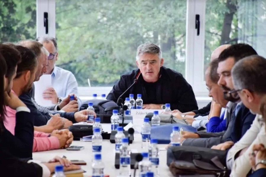STIGLA REAKCIJA DEMOKRATSKE FRONTE: “Pale su maske. Zagreb otvoreno revitalizira ideju Herceg-Bosne!”