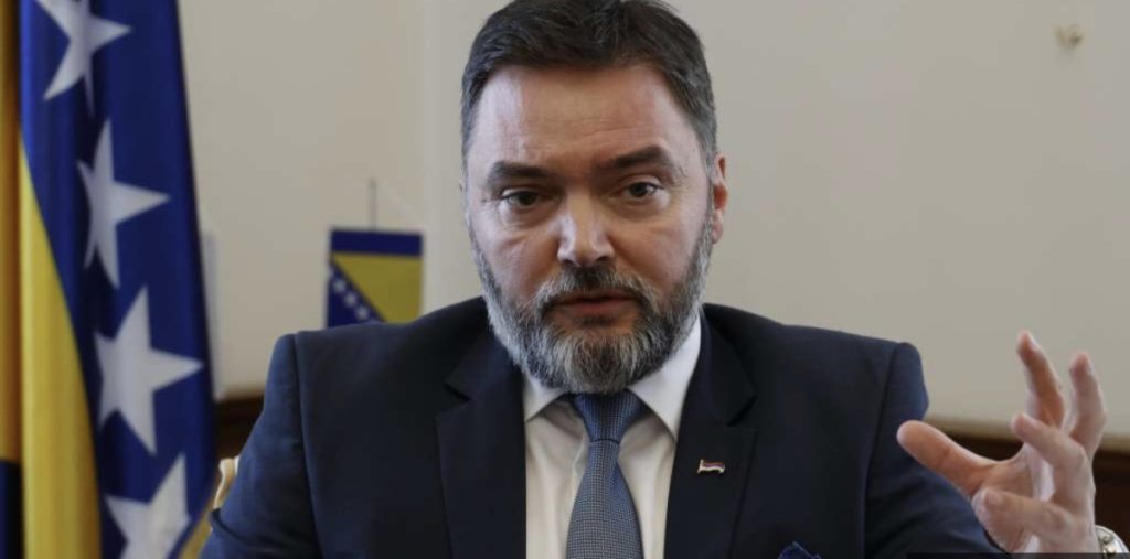 Ambasador organizovao posjetu Košarca Egiptu, ovaj ga isključio iz delegacije: “Ovo je diplomatska bruka za BiH”