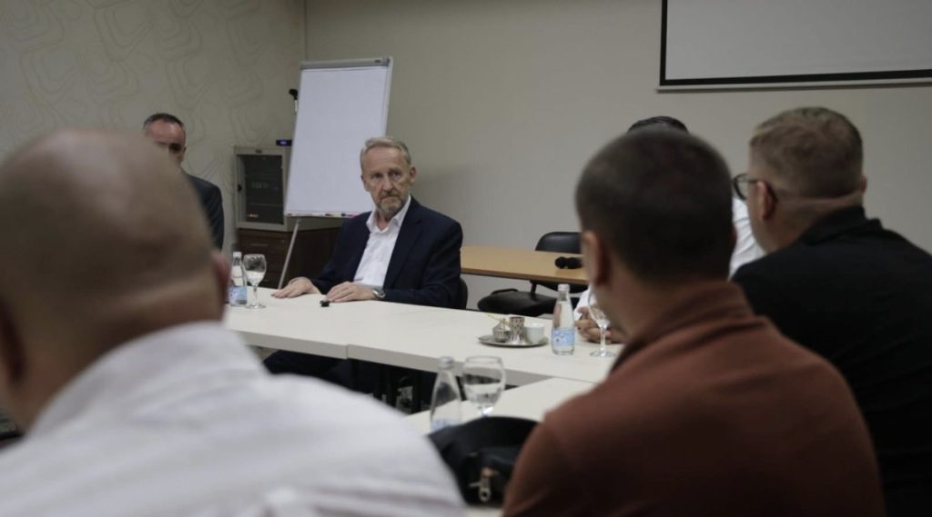 Izetbegović u Mostaru posjetio radnike Bošnjake koji su dobili otkaze: Nadležni da vas vrate na posao
