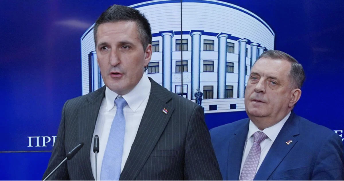 Elek smijenjen sa svih funkcija i protjeran iz SNSD-a