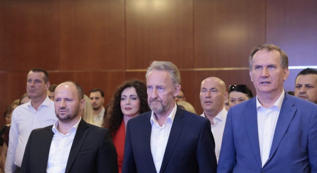 Izetbegović: “Potrebno nam je 50.000 novih radnih mjesta i milijardu KM novih investicija svakog mjeseca”