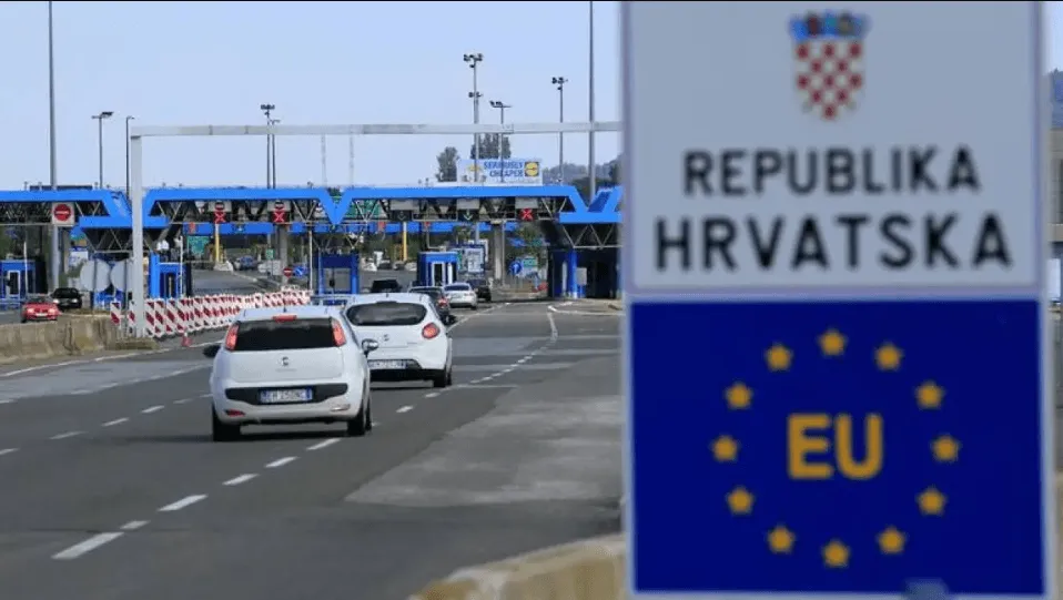 Hrvati na bosanskoj granici napravili haos: „Ma, kupuju i odnose pune vreće toga“