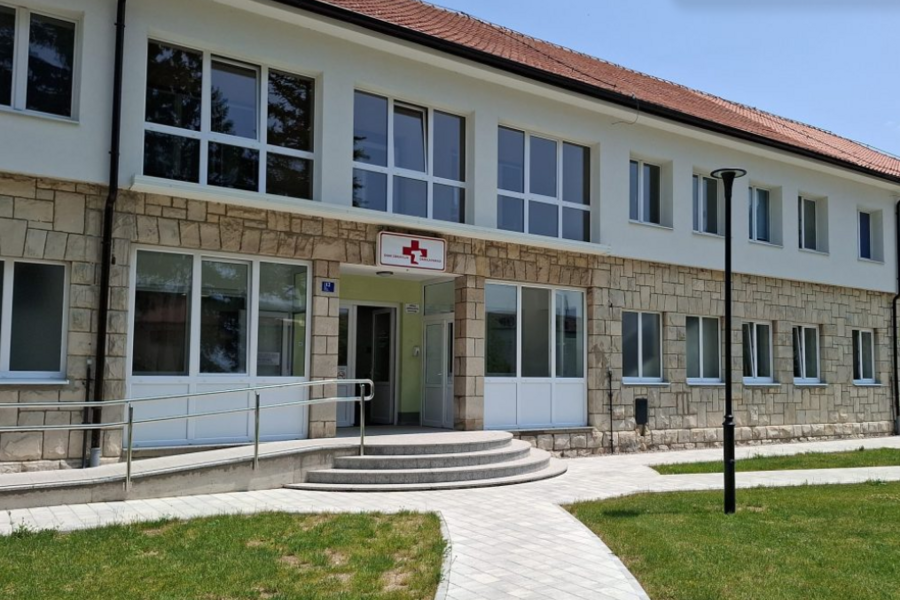 SKANDAL KOJI JE ZATRESAO BH. GRAD DOBIO EPILOG: Doktorica koja je veličala ratnog zločinca Mladića ekspresno dobila OTKAZ!