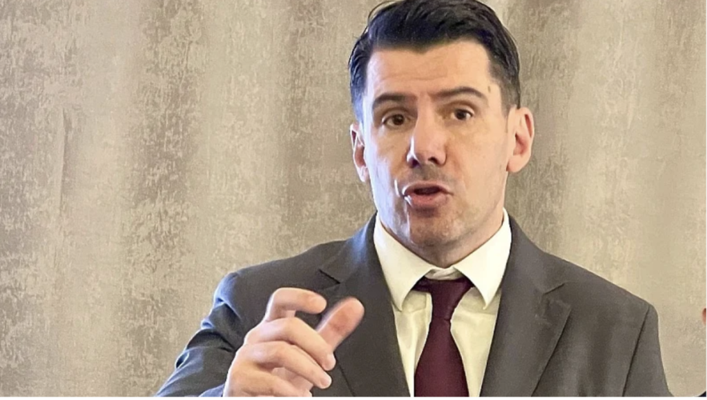 Grmoja ponovo gleda prema granici s BiH: Traži raspoređivanje hrvatske vojske Grmoja ponovo gleda prema granici s BiH: Traži raspoređivanje hrvatske vojske