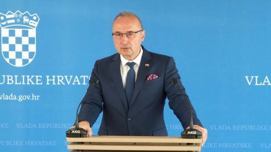 ZAGREB NE ODUSTAJE OD PLANOVA: “Hrvatska izborna jedinica nije nikakva hereza”, Grlić Radman otvoreno najavio pritiske na SAD i EU ZAGREB NE ODUSTAJE OD PLANOVA: "Hrvatska izborna jedinica nije nikakva hereza", Grlić Radman otvoreno najavio pritiske na SAD i EU