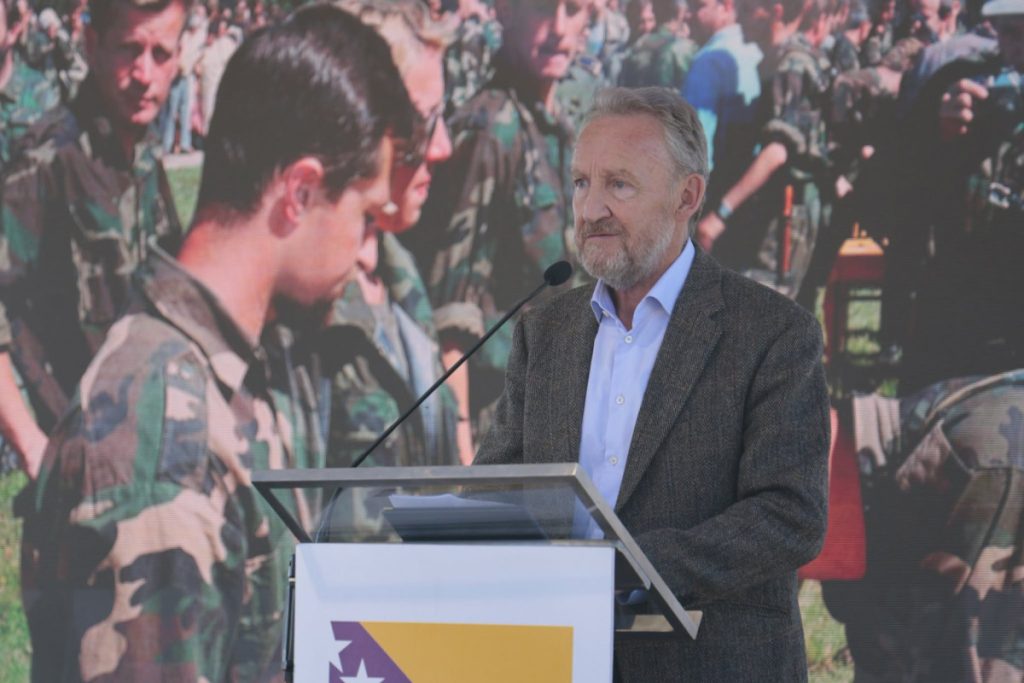 Izetbegović s Vlašića poslao poruku neprijateljima: Nikada niste bili jači od bh. patriota, ni 1992. ni danas