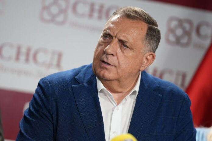CIJELA BiH PRATI: Dodik prijeti, tvrdi da će uputiti udarac od kojeg se neće oporaviti i spomenuo Srebrenicu