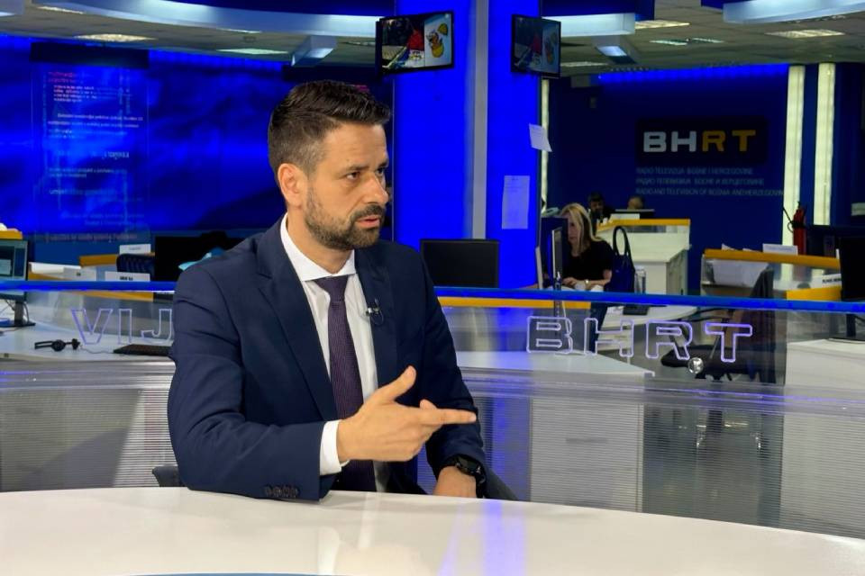 Skandalozne poruke Srđana Amidžića: “Bošnjačke političare bih odveo u…”