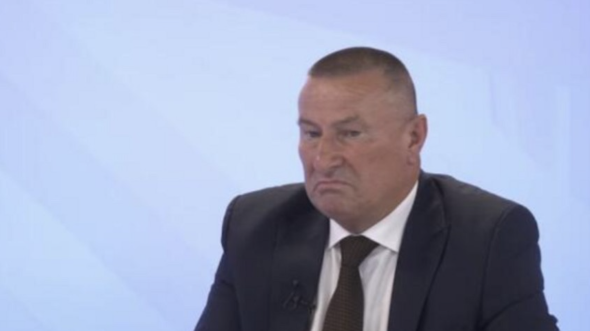 Ministar iz Goražda i član Snage naroda kazao prvo kako je završio tri, pa onda četiri fakulteta