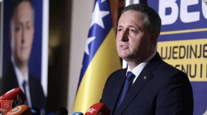 Bećirović dobio pitanje o pomilovanju Dodika, njegov odgovor privukao pažnju Bećirović dobio pitanje o pomilovanju Dodika, njegov odgovor privukao pažnju