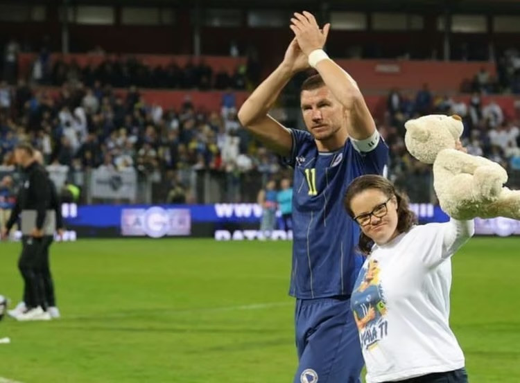 Emocije se još nisu smirile: Džeko nakon oproštaja poslao posebnu poruku djevojčici Edni
