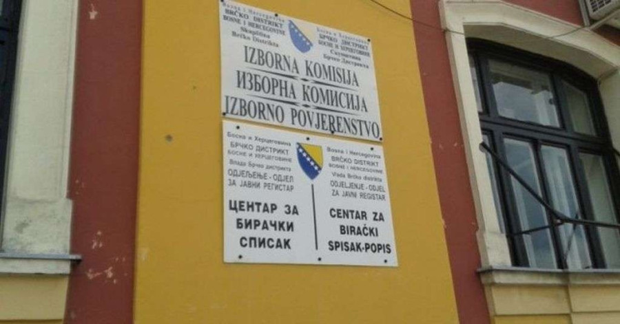 SKANDALOZNO: Građani htjeli da glasaju, na biračkom mjestu nije bilo dovoljno listića!