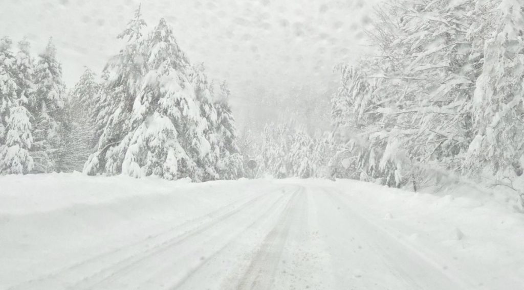 Meteorolog najavljuje prve pahulje! Poslije 28 stepeni, snijeg bi naredne sedmice mogao zabijeliti dijelove regiona