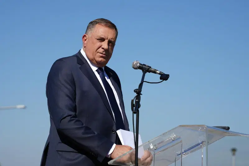 Miloradu Dodiku iz SAD stigle fakture od 7,3 miliona KM!