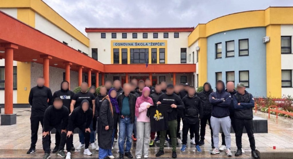 BH Fanaticosi u Žepču posjetili djevojčicu kojoj su skidali hidžab: Sva djeca trebaju biti jednaka i zaštićena!