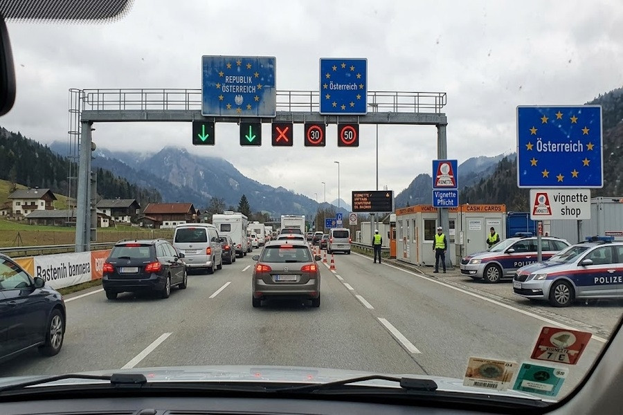UDAR PO DŽEPU ZA NEODGOVORNE VOZAČE: Zbog ovog prekršaja u Austriji vas mogu kazniti sa 10.000 eura!
