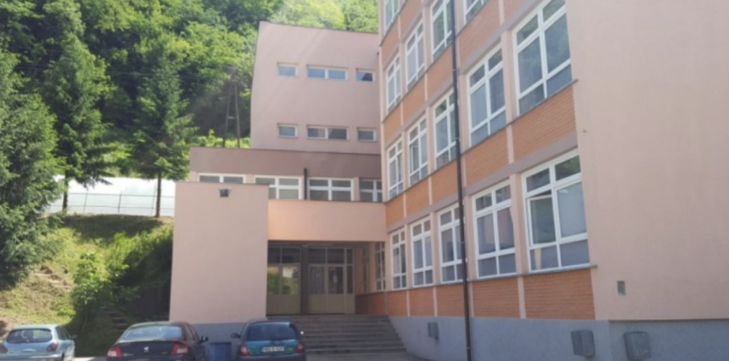BURNE REAKCIJE IZ SRBIJE NAKON SKANDALA U SREBRENICI: „Zamislite da se to dogodilo u Novom Pazaru…“ BURNE REAKCIJE IZ SRBIJE NAKON SKANDALA U SREBRENICI: „Zamislite da se to dogodilo u Novom Pazaru...“