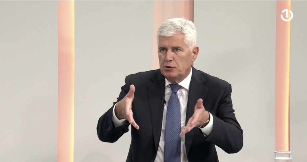 Dragan Čović se žalio na nove tehnologije: “Trebalo nam je 12 minuta da završimo” Dragan Čović se žalio na nove tehnologije: “Trebalo nam je 12 minuta da završimo”
