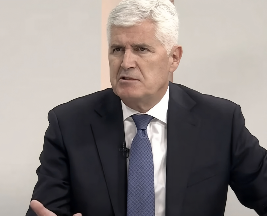 Dragan Čović o formiranju vlasti: Predsjednik HDZ-a BiH otkrio s kim je razgovarao Dragan Čović o formiranju vlasti: Predsjednik HDZ-a BiH otkrio s kim je razgovarao