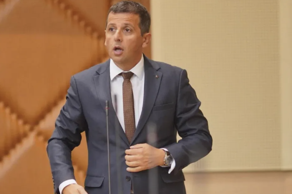 Vukanović najavio zemljotres: Vrlo brzo će se stvari na političkoj sceni RS razbistriti! Vukanović najavio zemljotres: Vrlo brzo će se stvari na političkoj sceni RS razbistriti!