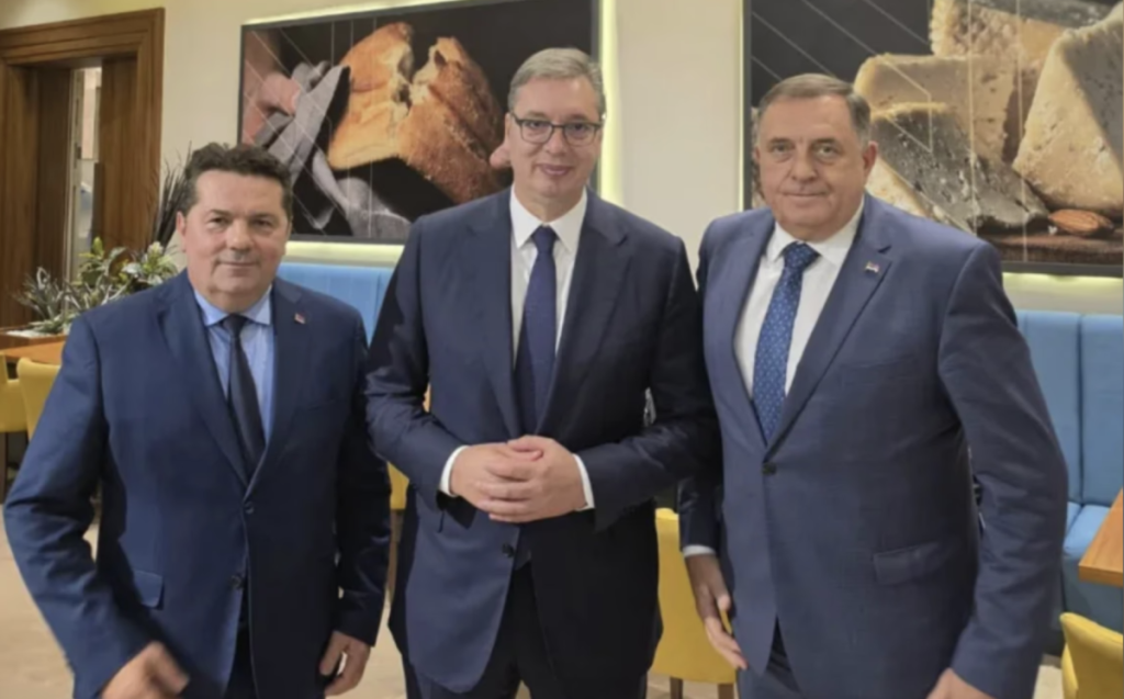 Stevandić vrijeđao ljude na X-u nakon Vučićevog poraza: ‘Kasabalije, odbijte, nije ovo vaša pobjeda’ Stevandić vrijeđao ljude na X-u nakon Vučićevog poraza: 'Kasabalije, odbijte, nije ovo vaša pobjeda'